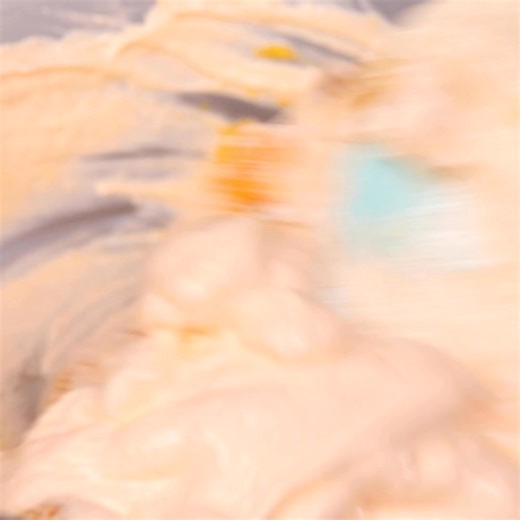 Mandarin Orange Salad is a fluffy, sweet treat that has the flavors of an old fashioned orange creamsicle! Only 5 simple ingredients are needed to make this fun jello salad. RECIPE: https://www.yellowblissroad.com/mandarin-orange-salad/ | Yellow Bliss Road