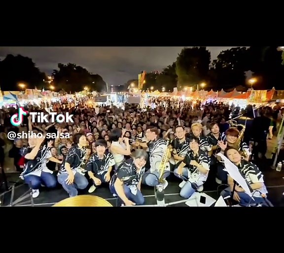 Que viva la salsaaaa!!!🔥🔥🔥 @la_pasion_de_japon ¡Más salsa en Japón!😆😆😆 #salsa #envivo #salsamusic #latinosenjapon #fyp