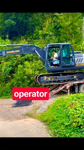 Skilled Excavator Operator Unloads Machine Smoothly Using a Ramp | Professional Operation
