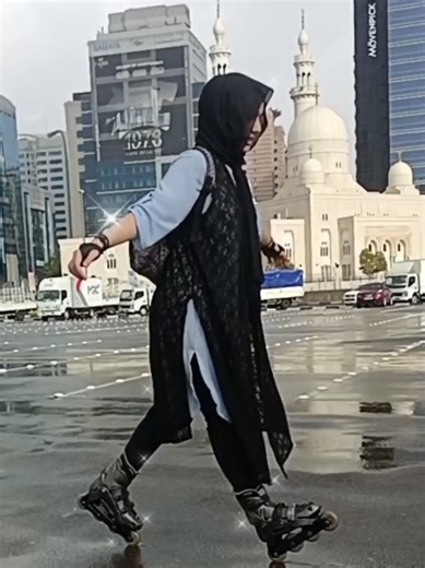 Skater Love in Dubai: Rollerblading Adventures