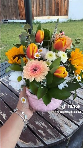 Easy. DIY. Floral Arrangement in Pink Ceramic Basket. #diy #flowers