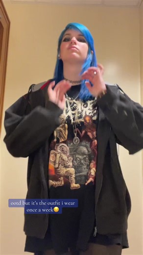 How to Style Your Favorite Skramz Outfit Weekly