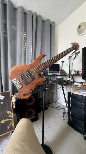 AXLE Lap Stand 🌀🎸🌀 (guitar & bass stand/holder)