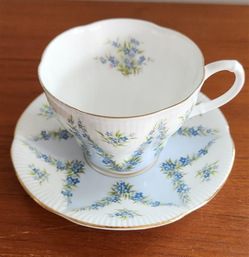 English Bone China Teacup | Royal Albert Blue Taffeta - Etsy