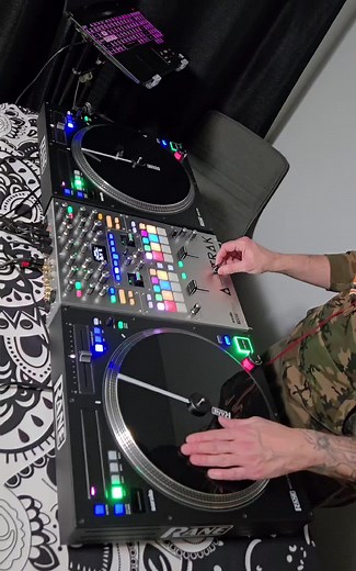 Beat Juggling Techniques for Aspiring DJs