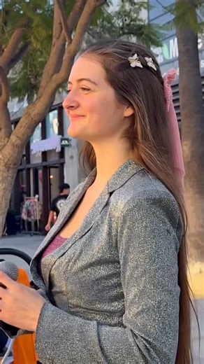 Avelina kushnir on Instagram: "Silent night✨🌟💫🌠#avelinakushnir #explorepage✨ #singing #Christmas"