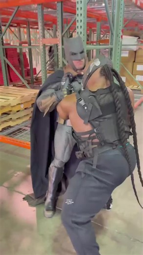 #batman VS #bane #foryou #dc #dcuniverse | bane