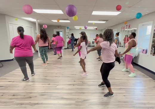 Jump Up in the Middle…Lean to the right….Lean to the left #linedanceclass #fyp #soullinedance #easydancesteps