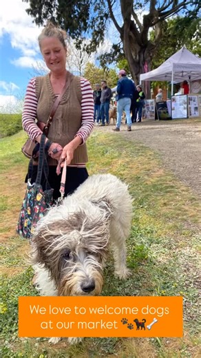 Winnie, Maggie, Juniper, Leo, and other 🐶 canine friends had great days out at our market, here in Kyneton. Did you know that we welcome well-behaved dogs on leads? We do ask that you bring poo bags, you do monitor your dog’s behaviour if they do get anxious in the crowds, and you ask them not to sniff, lick or sample any of the fresh produce 😀🍓🥕 Saying that…. there is one stall called @danielsdoggydelights where your fluffy friends may want to sniff, browse and may even be offered a sample!