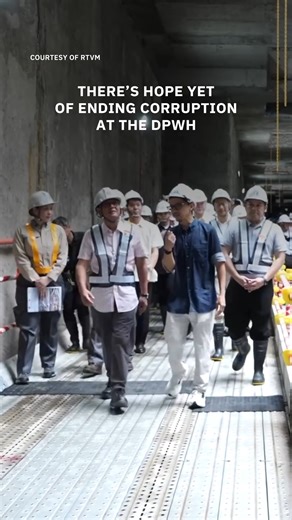 MAY PAG-ASA PA BA ANG DPWH? Sa dami ng corruption scandals na kinakaharap ng Department of Public Works and Highways ngayon kaugnay ng flood control projects, madaling isiping never na magbabago ang ahensyang ito. Pero ayon sa ulat na ito ni Rappler editor-at-large Marites Vitug, dati nang sinubukang ayusin nina Rogelio "Babes" Singson at Jose "Ping" de Jesus ang DPWH, at nagsimula nang magbunga 'yung efforts nila, tila naudlot nga lang. Panoorin ang video, Hindi Ito Marites. | Rappler