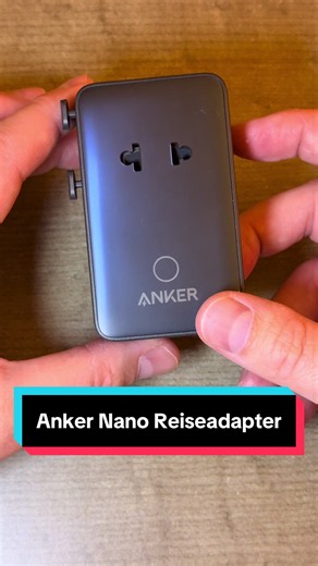 Schluss mit mehreren Ladegeräten im Koffer! Der Anker Nano Reiseadapter kombiniert Reiseadapter und 20-W-USB-Netzteil in einem kompakten Gerät. Lade bis zu 5 Geräte gleichzeitig – perfekt für Urlaub, Geschäftsreisen und Städtetrips. ✈️🔌 #TikTokShop #Reisen #Reiseadapter #TravelEssentials #Anker