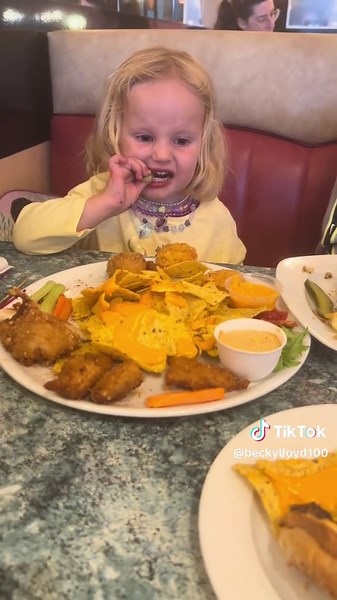 Best Restaurants in Disneyland Paris: Chez Remy, Rosalita & More