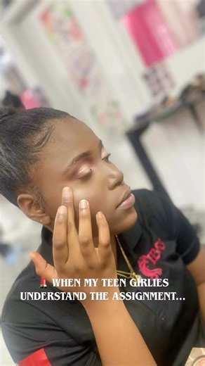 Another Summer Teen Transformation LOADED. And just like THAT… my girlies are shutting down the feed again.🔥 This beauty right here? Her first time doing her own makeup. Her first time blending her own shadow. Her first time learning placement, pressure, product control and she handled it like she’ve been doing this for YEARS. What you’re seeing isn’t a makeover. This is education confidence technique. Infinite Beauty Salon & School, students don’t just watch…they work, they apply, they blend, 