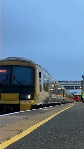 Southeastern Class 465 departing Orpington