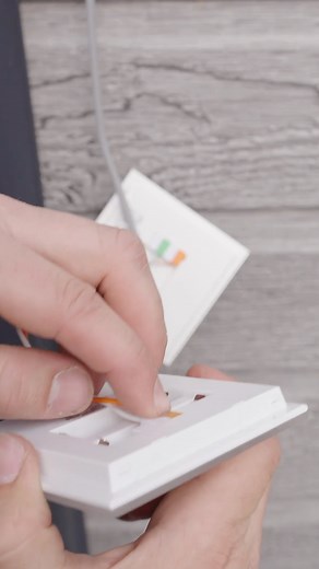 Die Traumkombination im Bereich smarte Zutrittskontrolle: Loxone Intercom & NFC Code Touch 🔐 Nach einer unkomplizierter Montage und Konfiguration schaffen dieses zwei Produkte ein ultra-flexibles und umfassendes Zutrittssystem mit unter anderem: ✅ Video-Kommunikation aus der Ferne inkl. Tür öffnen ✅ Zeitlich begrenzte Zutrittscodes ✅ Schlüsselloser Zutritt dank NFC Tags oder Code …und vieles mehr. Hier mehr erfahren: https://www.loxone.com/dede/produkte/zutrittskontrolle/ #Loxone #Access #Inter