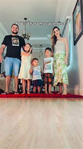 Lainy Rizzo Fontes • ELITE CALÇADOS on Instagram: "Vale night para os papais = Festa na piscina + noite do pijama na casa da vovó para a galerinha! Todo mundo sai feliz 🤭🥰😅🫶🏼❤️"