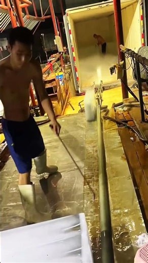 Ice loading process into the container