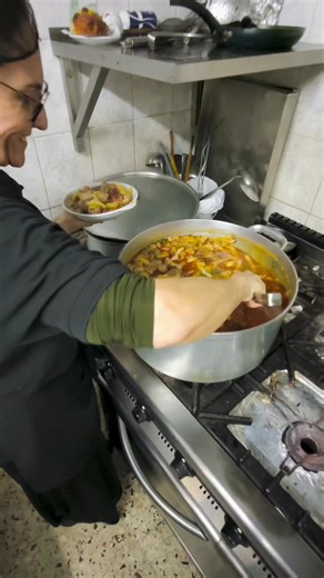 Com este frio, nada melhor que uma Feijoada á Transmontana, quentinha e saborosa! 🔥🔥👩‍🍳 #feijoada #restaurante #restaurantesportugal #sintra | Café Francês