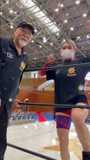 橘渚選手とロッシー小川代表のオフショット｜女子プロレス団体「マリーゴールド（Marigold）」
