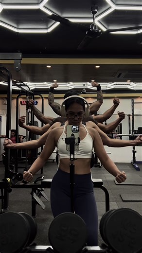 Mastering Gym Poses for Aesthetic Gains