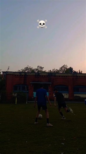 Back nutmeg skill tutorial to beat defender 🔥💯#footballskills #soccer #skills