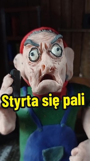 Styrta podpaliła się - Policja na miejscu!