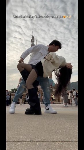 Disneyland at Christmas is pure magic 🎄✨