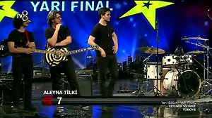 Aleyna Tilki - Uzun İnce (Yetenek Sizsiniz Yarı Final Performansı) Full HD