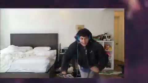 StableRonaldo started throwing his cake 🍑 aggressively to Sexxy Red Rolling loud performance 💀😭