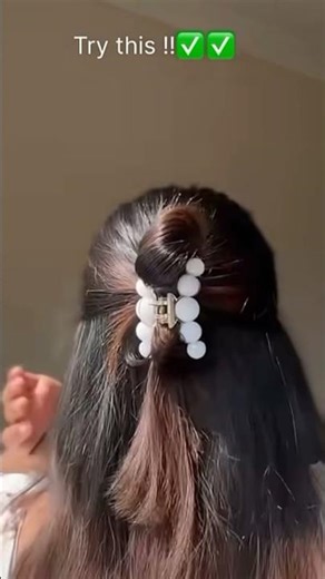 Easy claw clip hairstyle #hairstyle #viral #shorts #ytshorts #hairtutorial