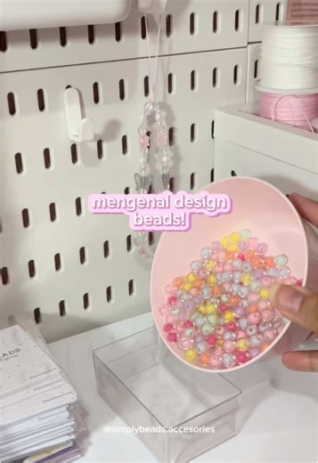 asmr seru2an sambil kasih sedikit info untuk keyword design beads👀 #followformore !💖 #bagcharm #keychain #beads #beadsaccessory #manik #fyp #smallbusiness #beadsjewelry #fyppppppppppppppppppppppp #beadsaccesories #masyaallahtabarakkallah #tutorial