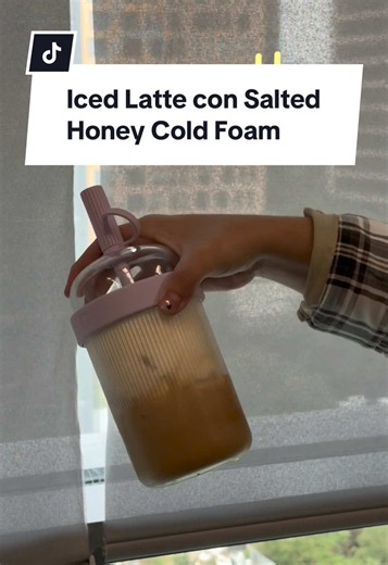 Iced Latte con Salted Honey Cold Foam | Receta Nespresso