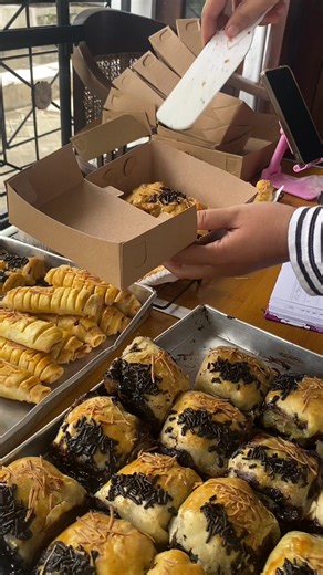 senin siang masih dengan bolen pisang #fypシ #bolenpisang #kulinersitubondo