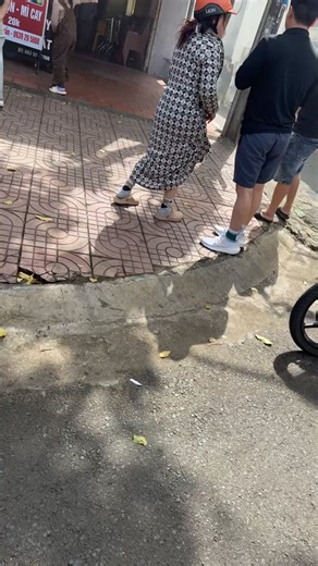 23K views · 216 reactions |  Hoả hoạn vừa xảy ra trưa nay trên đường Lê Duẩn (hẻm 329 BMT), Đắk Lắk . Đang cập nhật thông tin. ......... Clip Văn Hiếu - Đình Đình | Diễn Đàn Tây Nguyên | Facebook