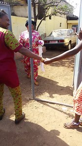 1.5M views · 14K reactions | #Star_À_Domicile J'ai effectué cet aprem une visite surprise chez une de mes meilleures fanatiques à Dixinn. Elle s'appelle Madame Azaya . Pour qu'elle mange,dorme ou reste tranquille il faut qu'on lui dise qu'elle est la femme de Azaya. Ensemble prions pour que cette petite retrouve sa santé. | Azaya | Facebook