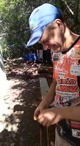 Se tua casa tá com aqueles ninho grande de BRESPA em roda, acompanha ali o TUTORIAL CAMPEIRO de quem manja.. Tu só vai precisá de um rojão e de um BODOQUE/FUNDA (e de corage e força nas perna, é claro) O problema é resolvido no ato, ma teje pronto pra corrê tipo loco caso a situaçon fuja de controle, VIO!? Hahaha Bonus no fim do vídeo; CODIO CARAIO hahaha @theporcozio | Porcozio