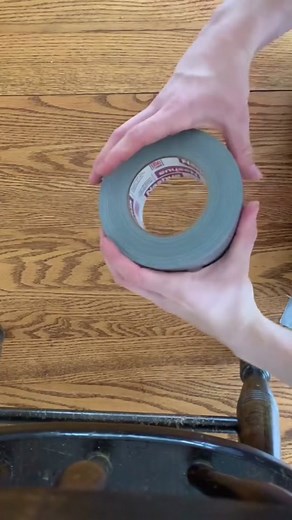 How To Make A Duct Tape Wallet 🤯 #howto #tutorial #ducttapewallet #ducttape #learnontiktok #lifehacks #fyp