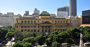 Fechada por mais de 600 dias, Biblioteca Nacional reabre ao público
