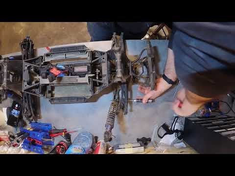 Traxxas X-Maxx disassembly, part 1