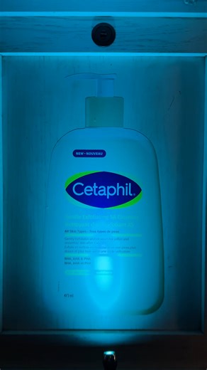 A night of gentle skincare and good energy ​ At our launch party, guests stepped into the Ceta-Aura booth to explore their energy and celebrate the launch of our new Gentle Exfoliating Cleanser.​ And let’s just say the energy was definitely Cetaphil-approved. PS: Most of the auras were green  Just saying. | Cetaphil | Facebook