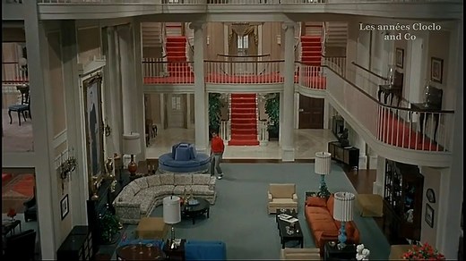 Jerry Lewis dans un extrait du film "Le tombeur de ces dames" (1961) Pour expliquer cet extrait : Herbert H. Heebert interprété par Jerry Lewis vient d'être diplômé. Au moment où il va l'annoncer à sa fiancée, il découvre cette dernière au bras d'un autre. Désespéré, il se jure de ne plus jamais avoir affaire aux femmes... | Les années Cloclo and Co