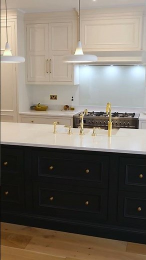 Calacatta Gold Quartz Kitchen Surfaces