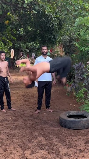 Mortal de Costas: Como Ensinar o Mortal de Costas em Capoeira