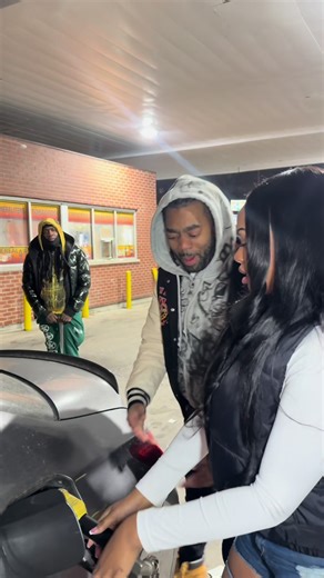 How YN’s Be In The Trenches‼️. #funny #gasstation #chicago #reels | gas station