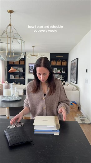 Weekly Meal Planning and Organization Tips