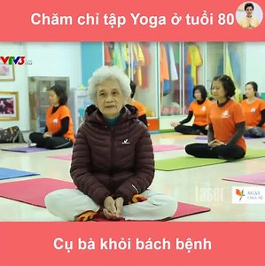 Cụ bà 80 tuổi gắn bó với Yoga - Yoga là điều kỳ diệu - Liệu 50 tuổi, 60 tuổi, 70 tuổi có còn tập được Yoga? - Liệu gặp các vấn đề xương khớp có thể tập Yoga? - Liệu cơ thể liên tục đau mỏi, đau ốm liên miên có thể tập Yoga? Nếu đây là những câu hỏi bạn đang gặp phải thì đừng bỏ lỡ video này. Và nghe xong, chắc chắn bạn sẽ tìm thấy giải pháp cho các vấn đề sức khỏe của mình. Khỏe mạnh đón Tết, hưởng trọn kỳ nghỉ an vui bạn nha