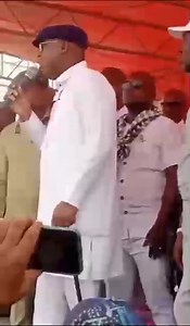 RIVERS POLITICAL MATTER: We came across this video in which the former chairman of Ikwerre LGA, Chief (Engr.) Samuel Nwanosike, unequivocally stated that he was reprimanded by the FCT Minister, Chief (Barr.) Nyesom Ezenwo Wike, for making disrespectful remarks about the suspended Rivers State Governor, Sir Siminalayi Fubara. Following this, the former council chairman swiftly apologized to Nigeria, Rivers State, and the governor. This is a powerful example of accountability that everyone should