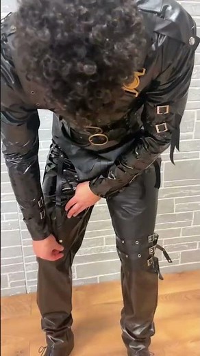 Authentic Edward Scissorhands Costume Try-On #halloweencostumes #costumeideas #edwardscissorhands