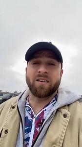 572K views · 35K reactions | Now there’s another flower vase for her holdon collection #spoiled #holdon #valentinesday #schatzandchet | schatzie224 | Facebook