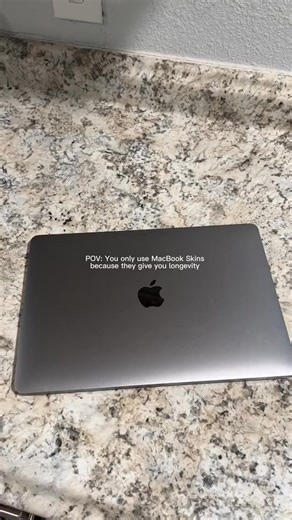 Ive never had a Macbook case and never will! I love using skins because unlike cases they won’t scratch up your laptop and are so easy to apply and remove, you just peel it off! Mines is from @ #fyp #reelsfb #reelsviral #reelsvideo #facebookreels #FacebookReelsContest #reels #reelsfb #reels2024 #shorts | Reel Accelerates